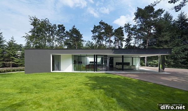 Interior perspective highlighting openness and natural light