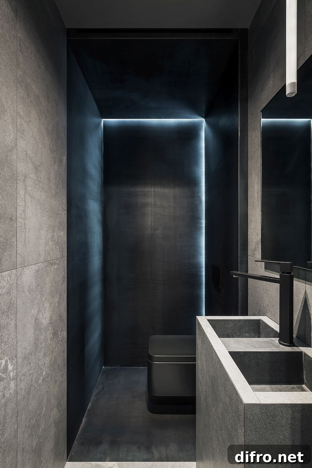 Using black to fashion a sophisticated and modern bathroom with urbane elegance