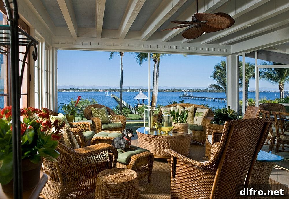 Open sunroom integrating outside greenery