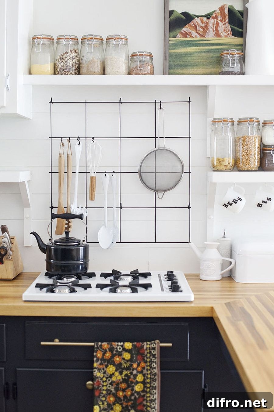 Wiry frame for countertop organization