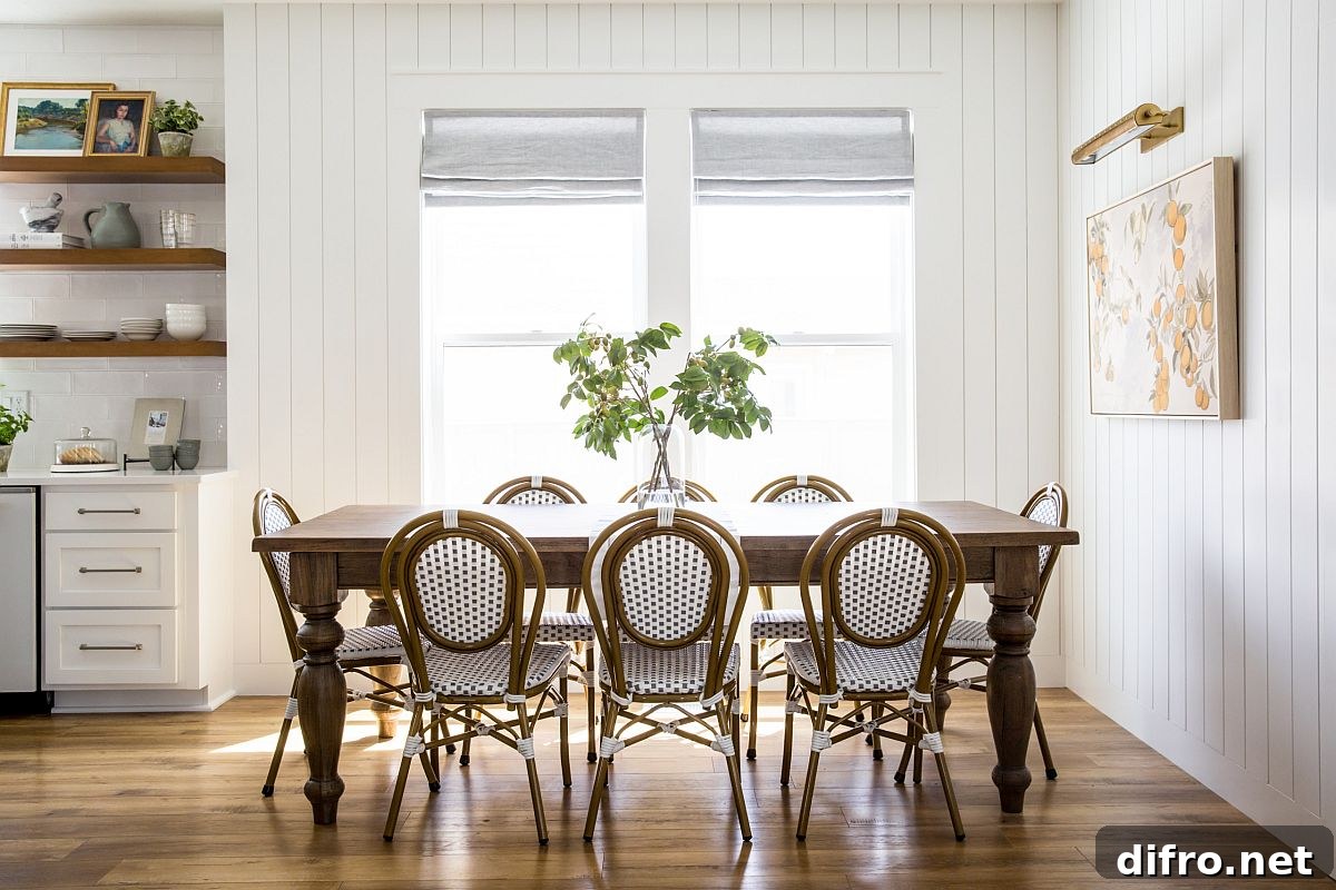 White and wood shabby chic dining room