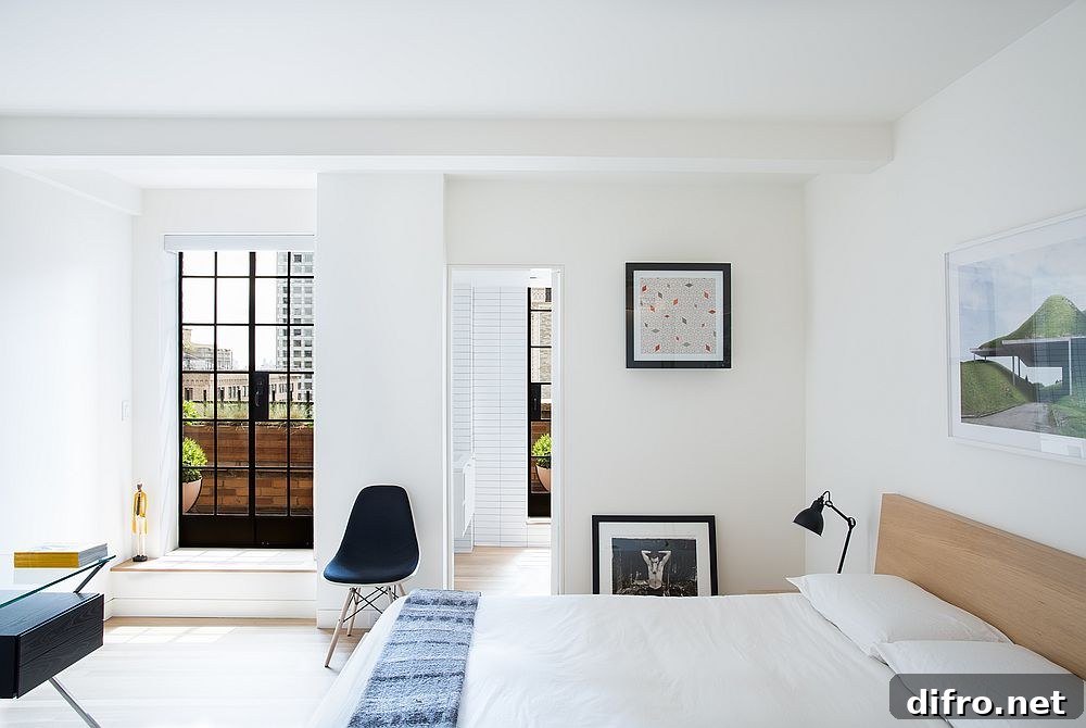Second bedroom serving as guest room and home office