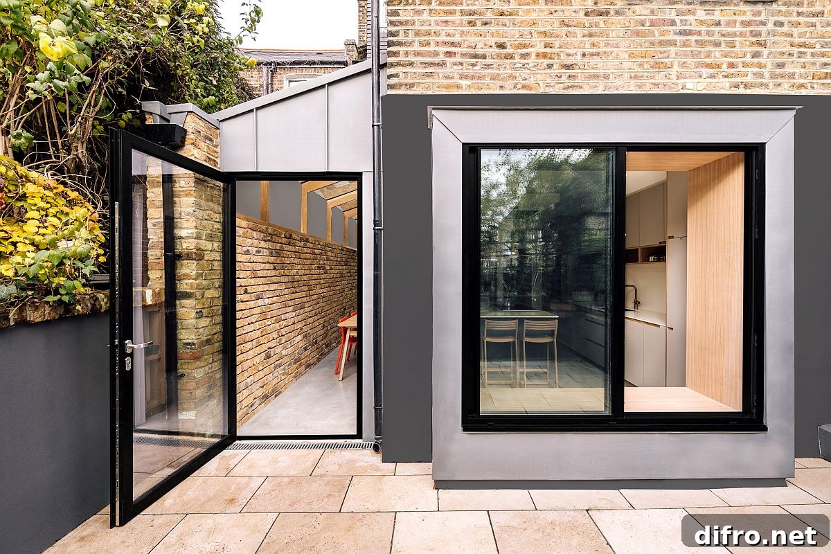 Modern rear addition for Stoke Newington House designed by Material Works Architecture
