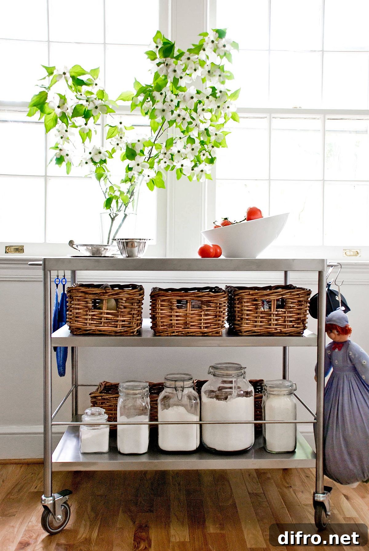 Turn a bar cart into a smart adaptable island