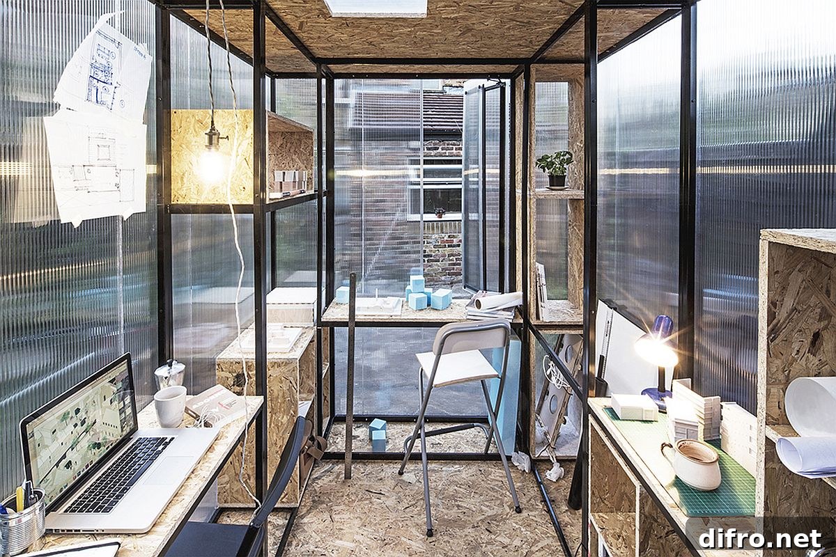 Custom workspace unit in the garden for remote work