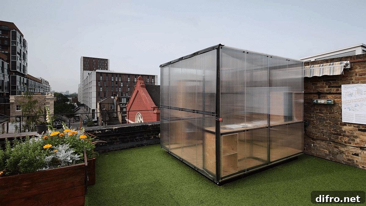 Vertical unfolding opening of modular cabin