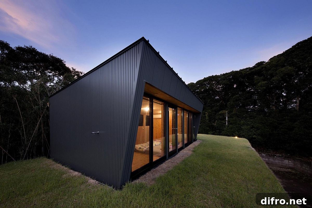 Upper level extending into the green rooftop