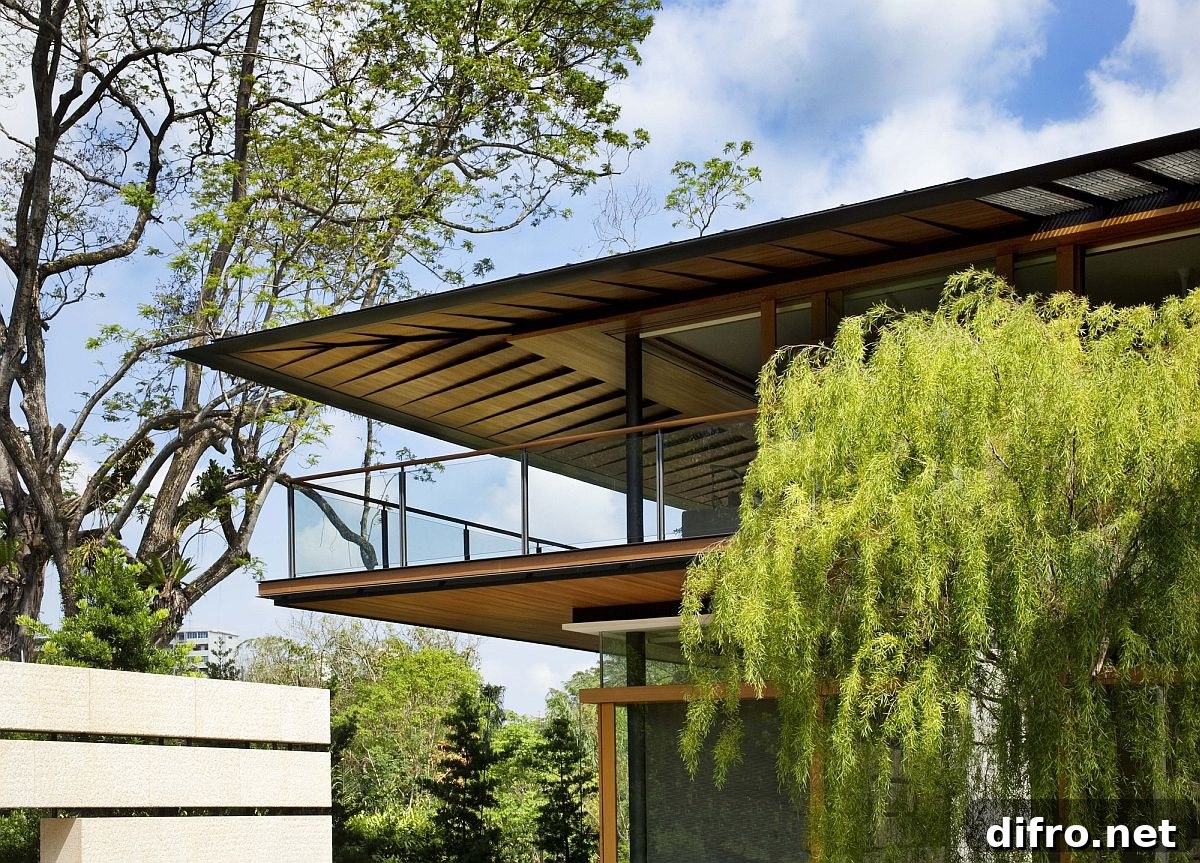 Family courtyard emphasizing comfort and appreciation for nature