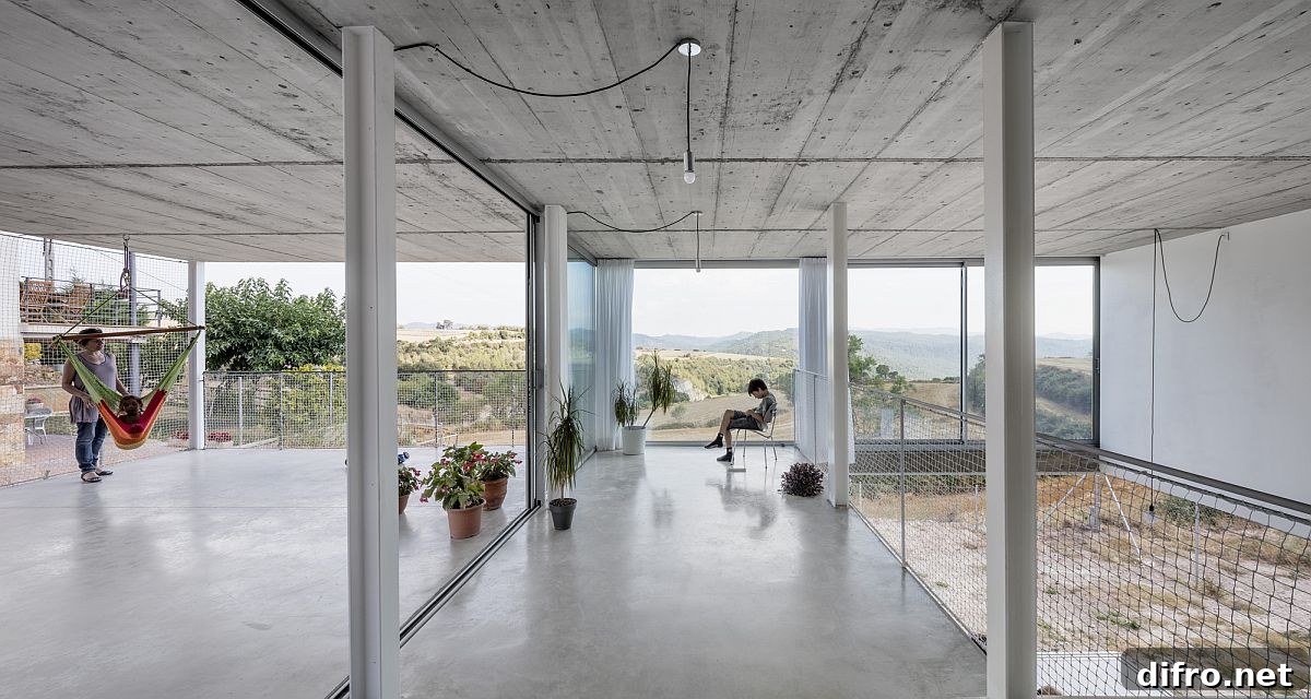 Upper level garage, studio and hangout at the budget family house in Spain