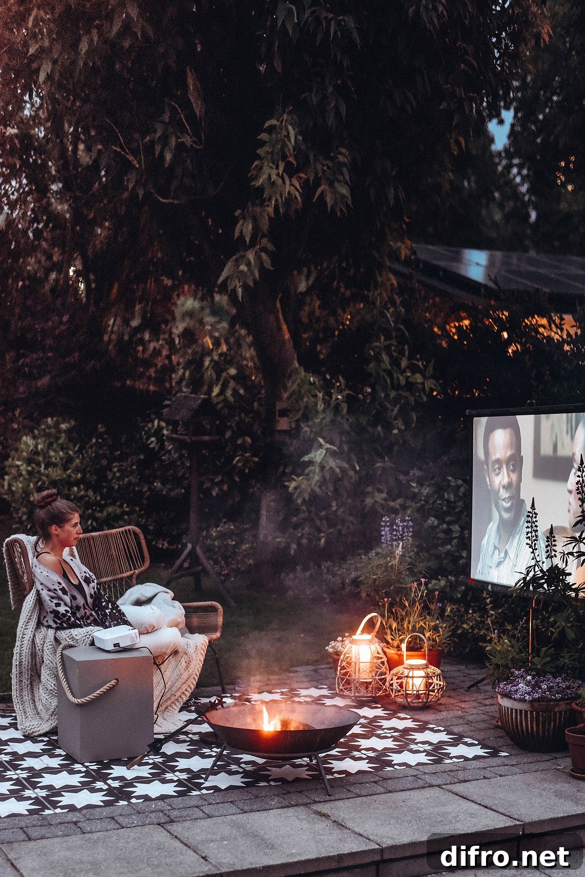 Small firepit creates a cozy outdoor theater hangout
