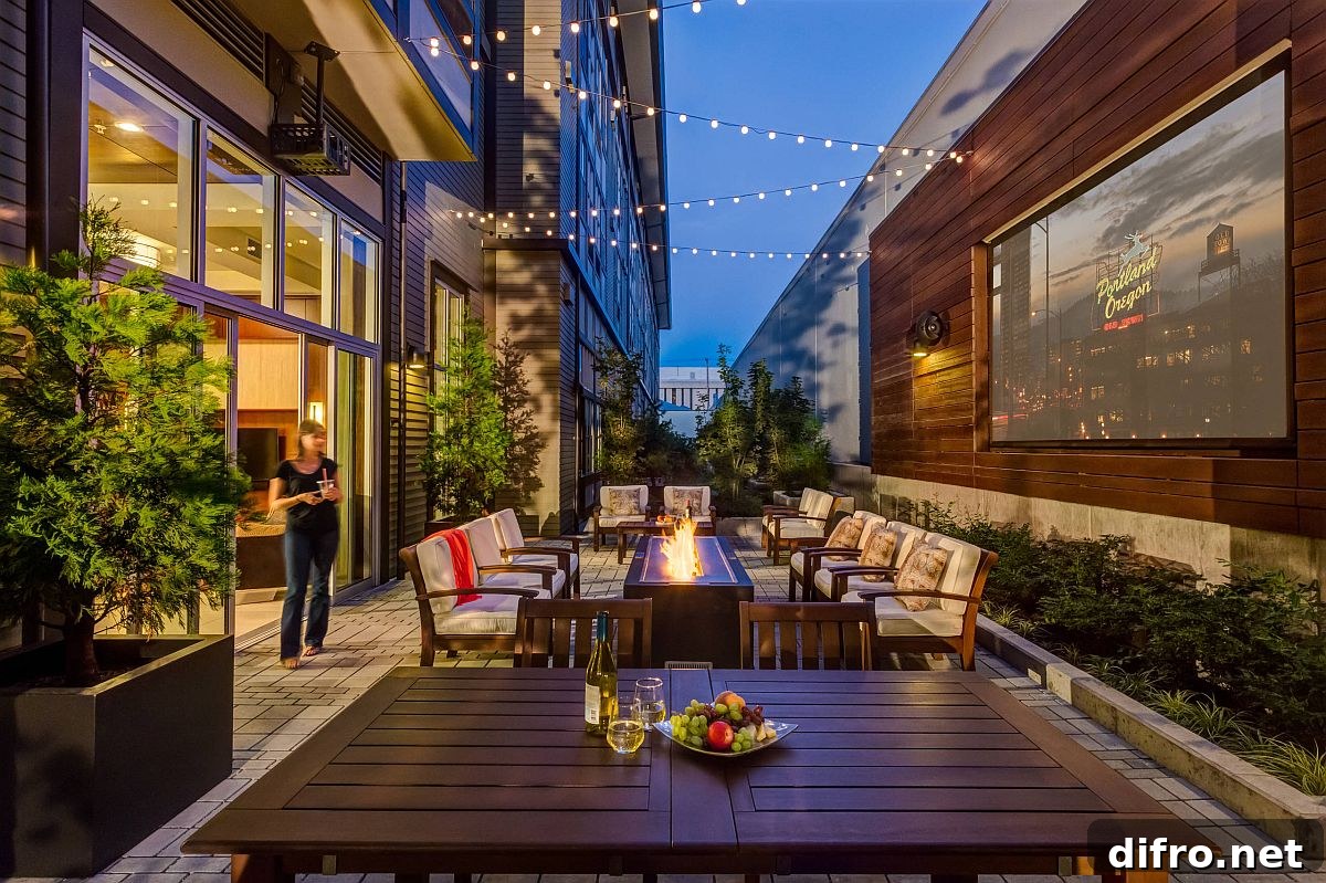 Decor and lighting that transform a deck into a hangout