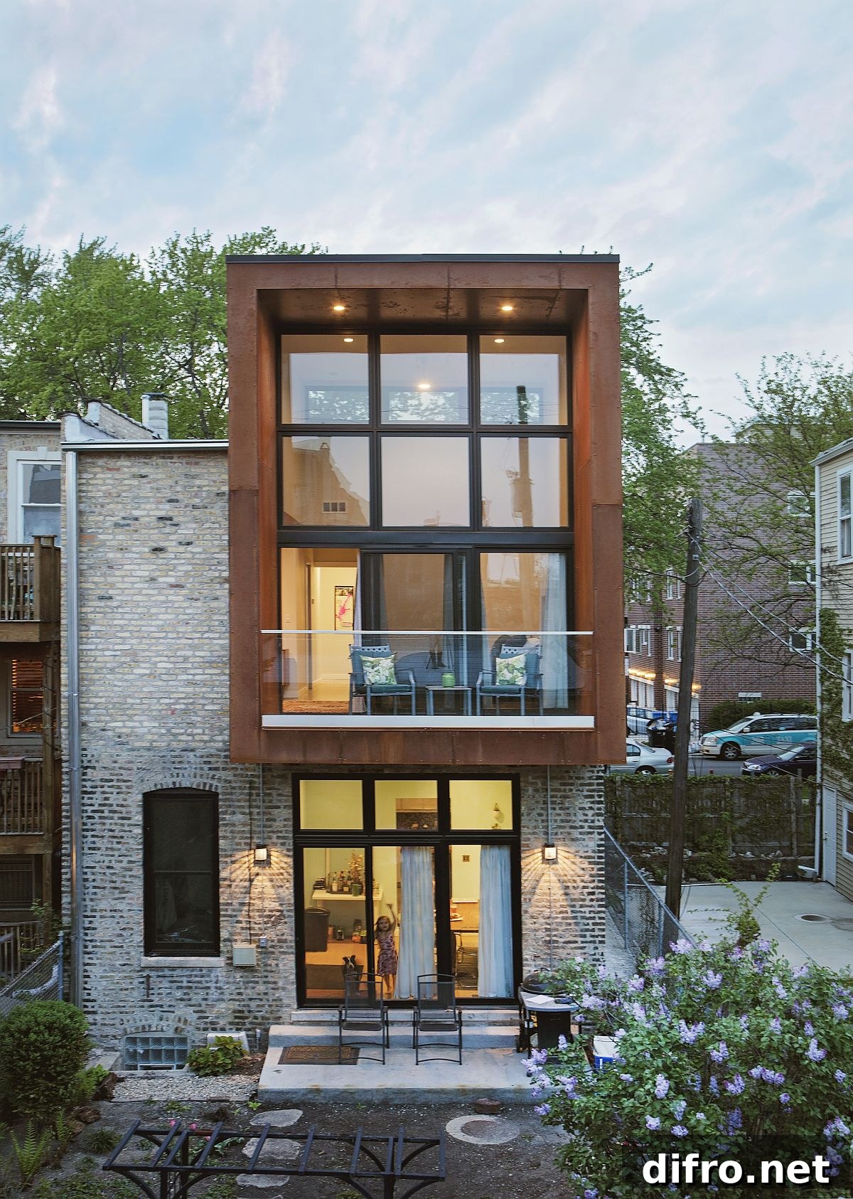 Corten rear addition adds additional space to this revamped butcher shop in Chicago
