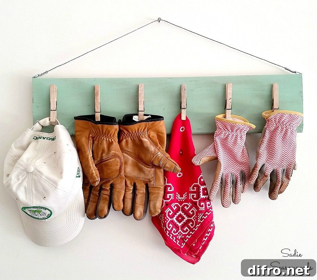 Easy wood clipboard for garage storage