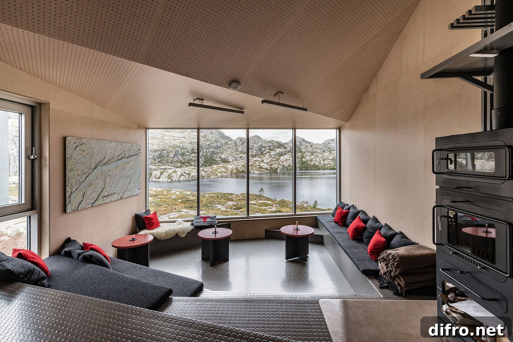 Living area of the main unit of Skapet Mountain lodges