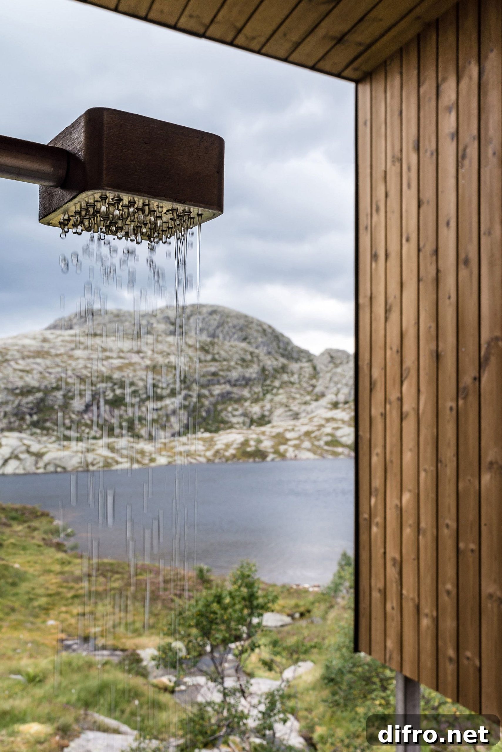 Shower area and spa of the self-catering mountain lodge