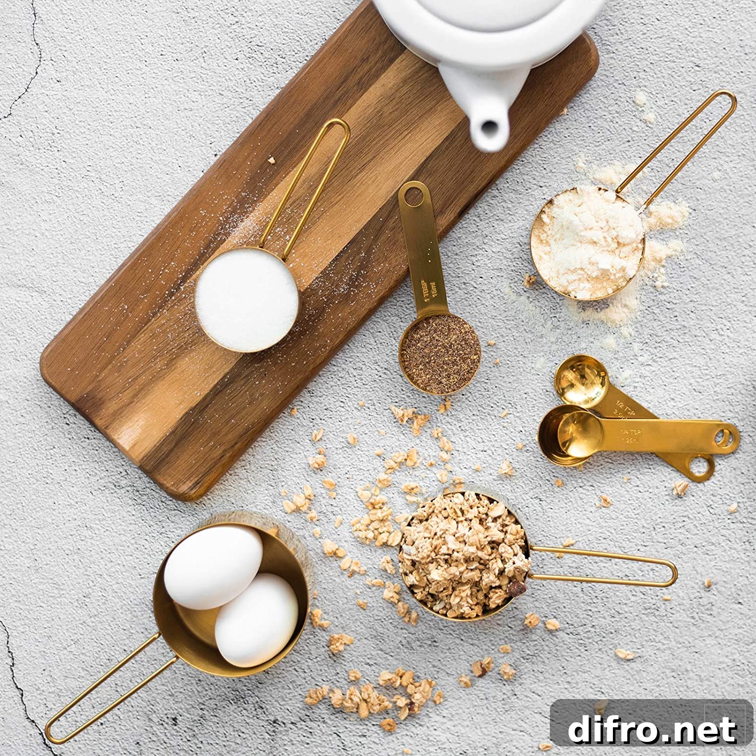 Modern Stainless Steel Measuring Cups and Spoons Set Gold