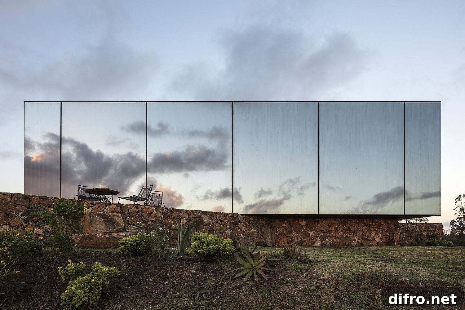 Sacromonte Landscape Hotel Shelters in Uruguay