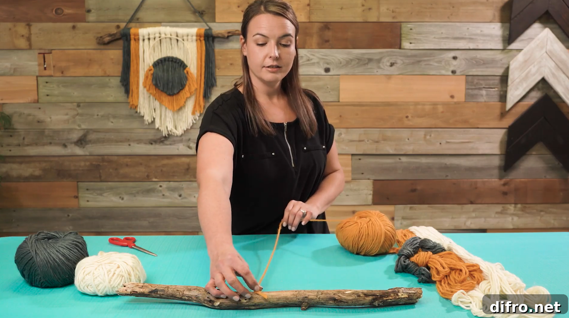 measuring out yarn length for macrame tassel hanging decor