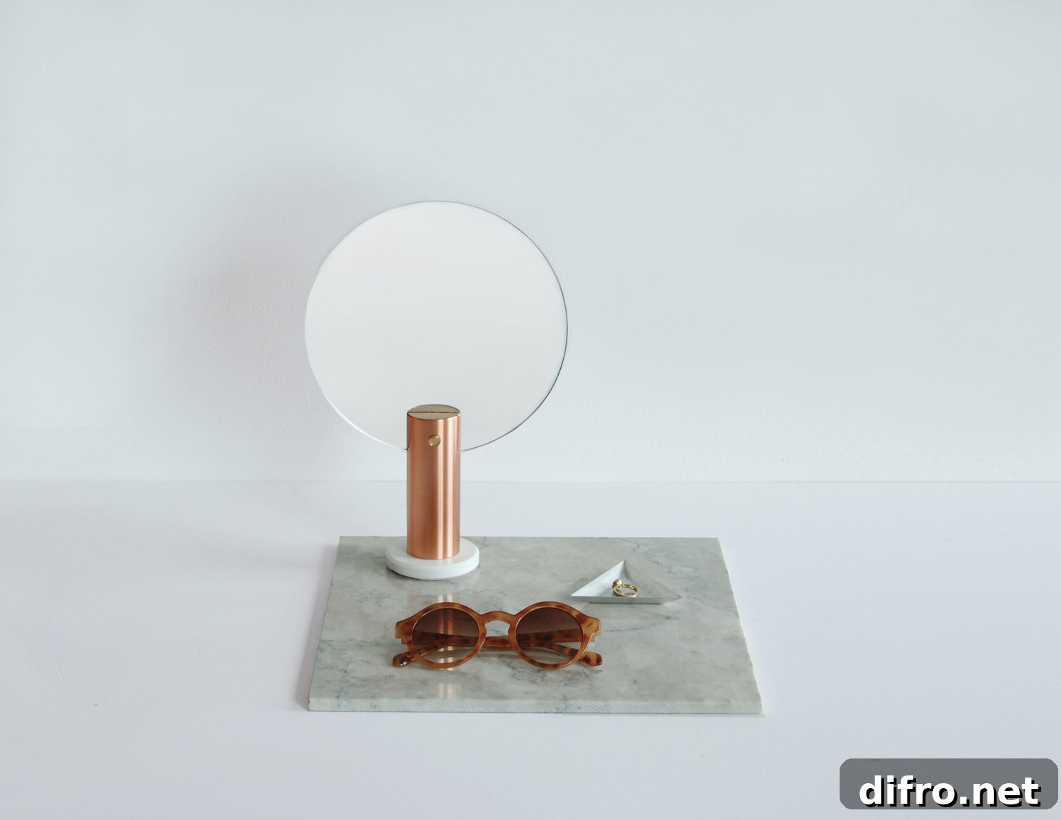 Maru hand mirror from Ladies & Gentlemen Studio