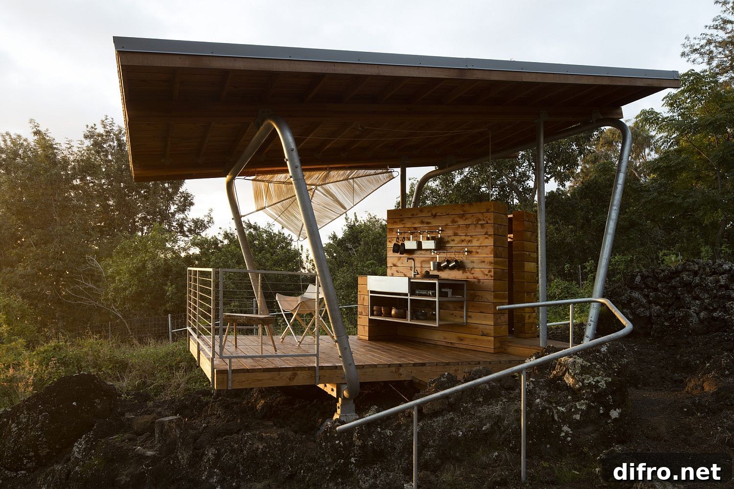 Pavilion-style outdoor unit of Outside House in Maui