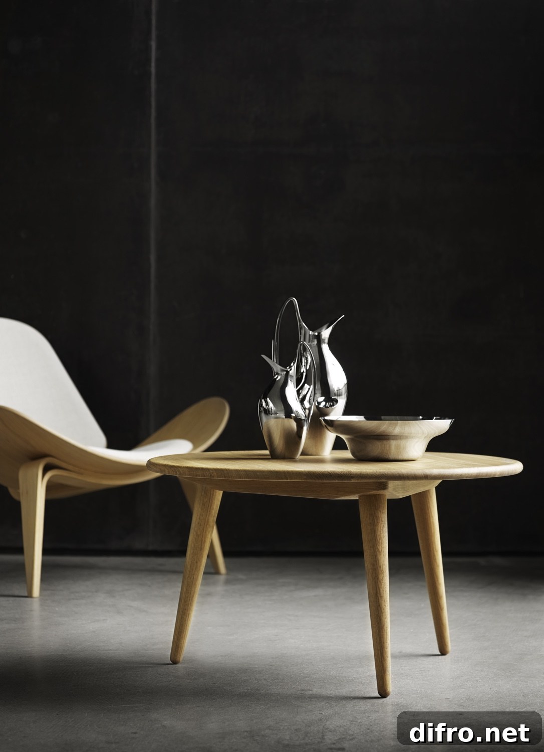 Find a superlative level of hygge in Hans J. Wegner's CH07 Shell Chair and CH008 coffee table. Image courtesy of Carl Hansen & Søn.