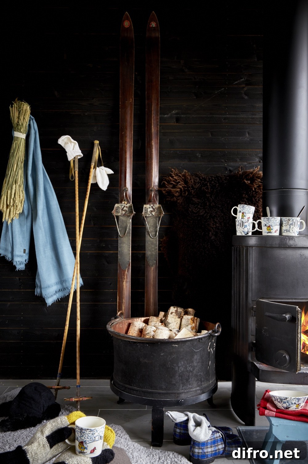 The Arabia Moomin winter season mug and bowl (2016) features Moomintroll, Hemulen, Sorry-oo and the Snowhorse from the book Moominland Midwinter. Image © Fiskars Finland.