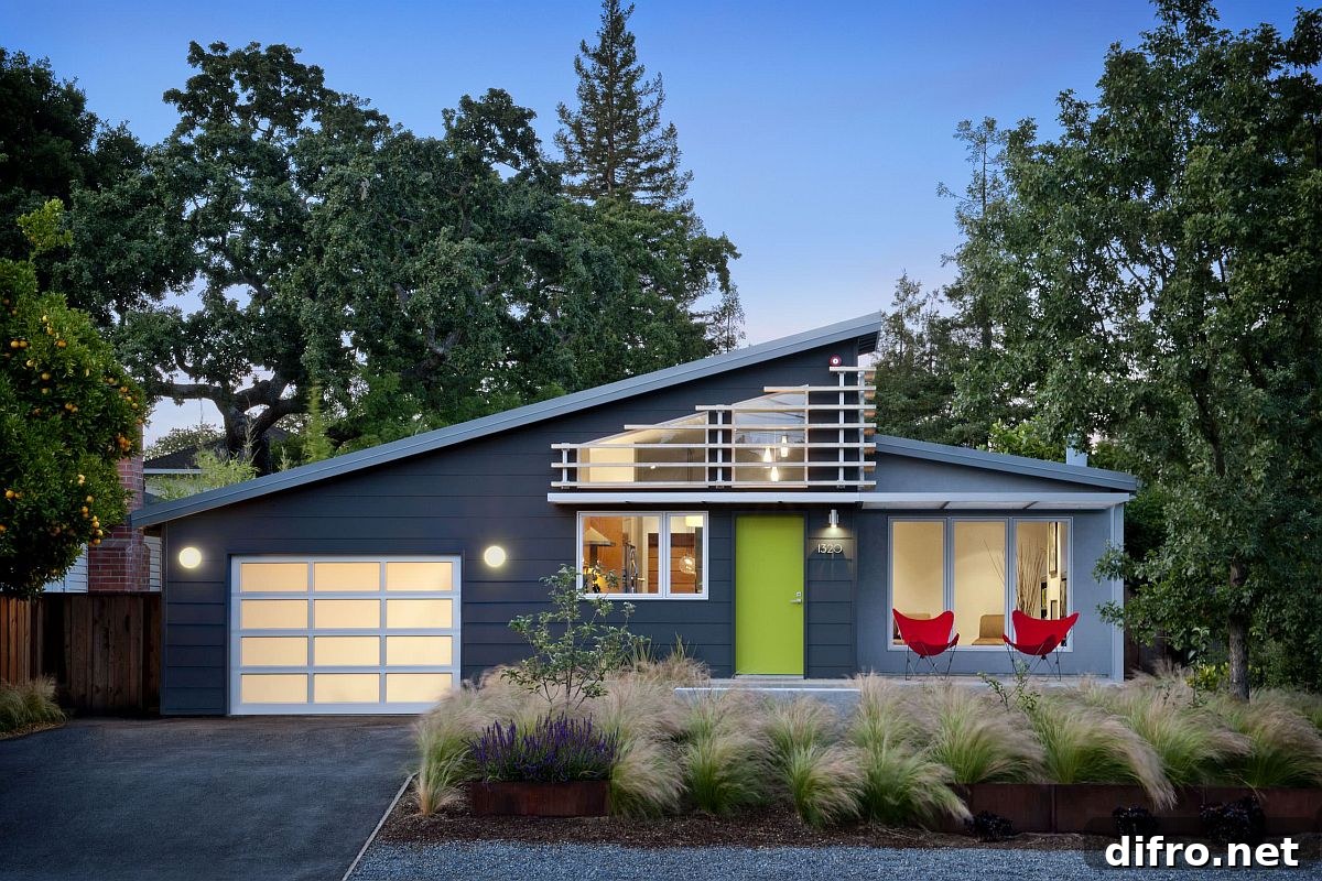 Midcentury modern home with an apple green entry door