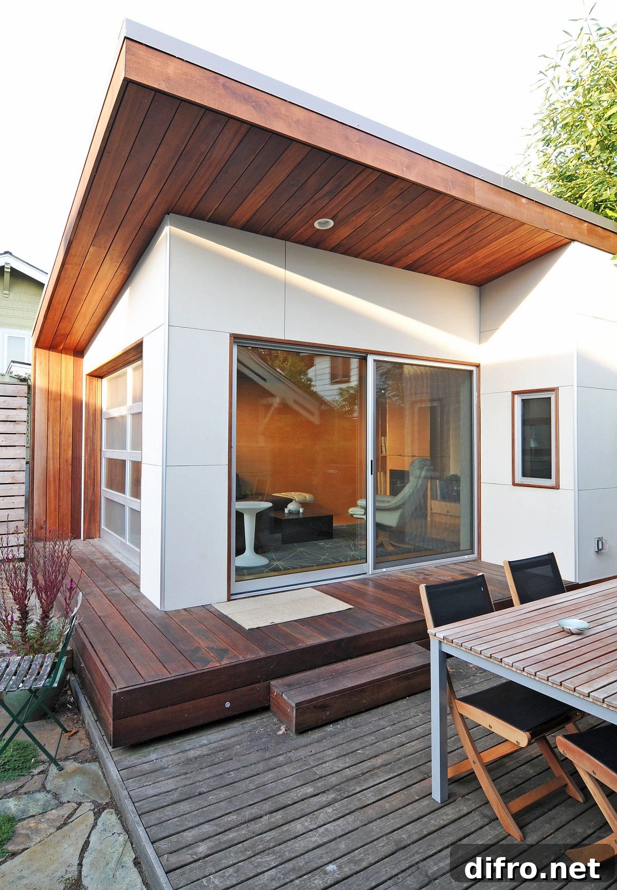 Backyard office retreat