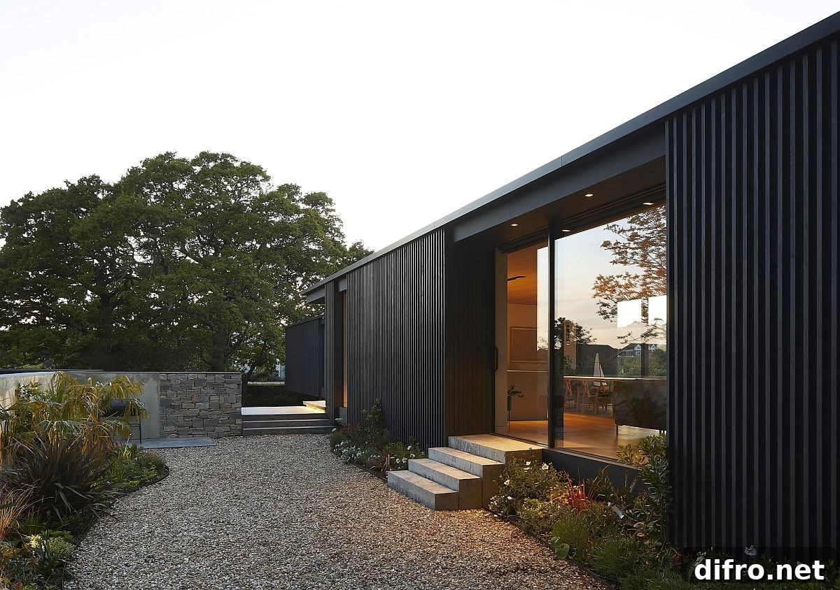 Garden and contemporary comfort at island getaway