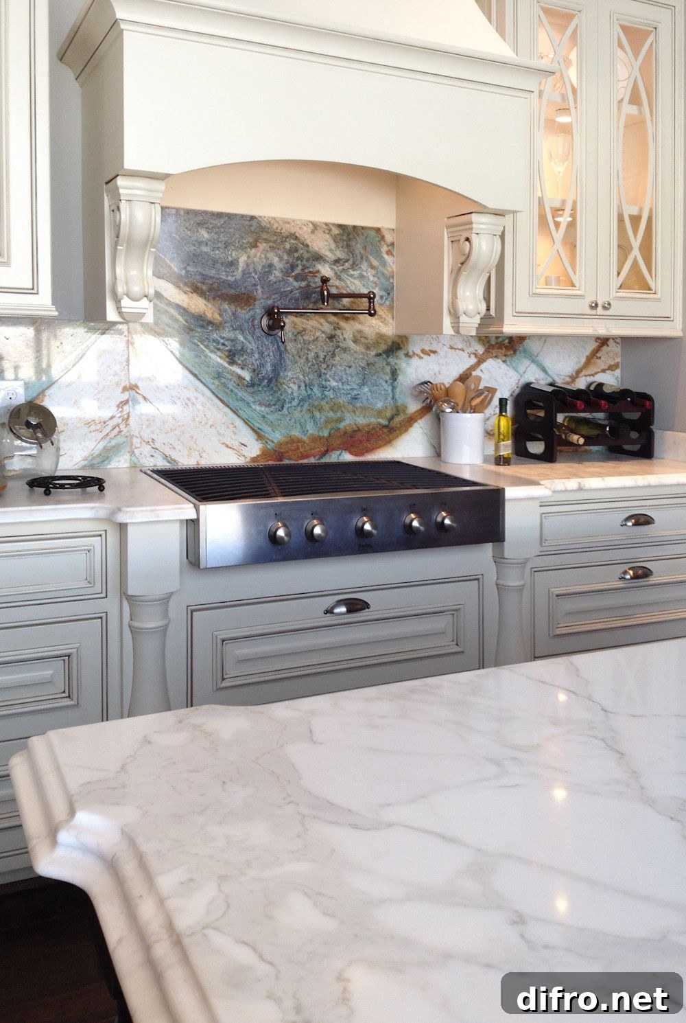 Natural stone kitchen backsplash