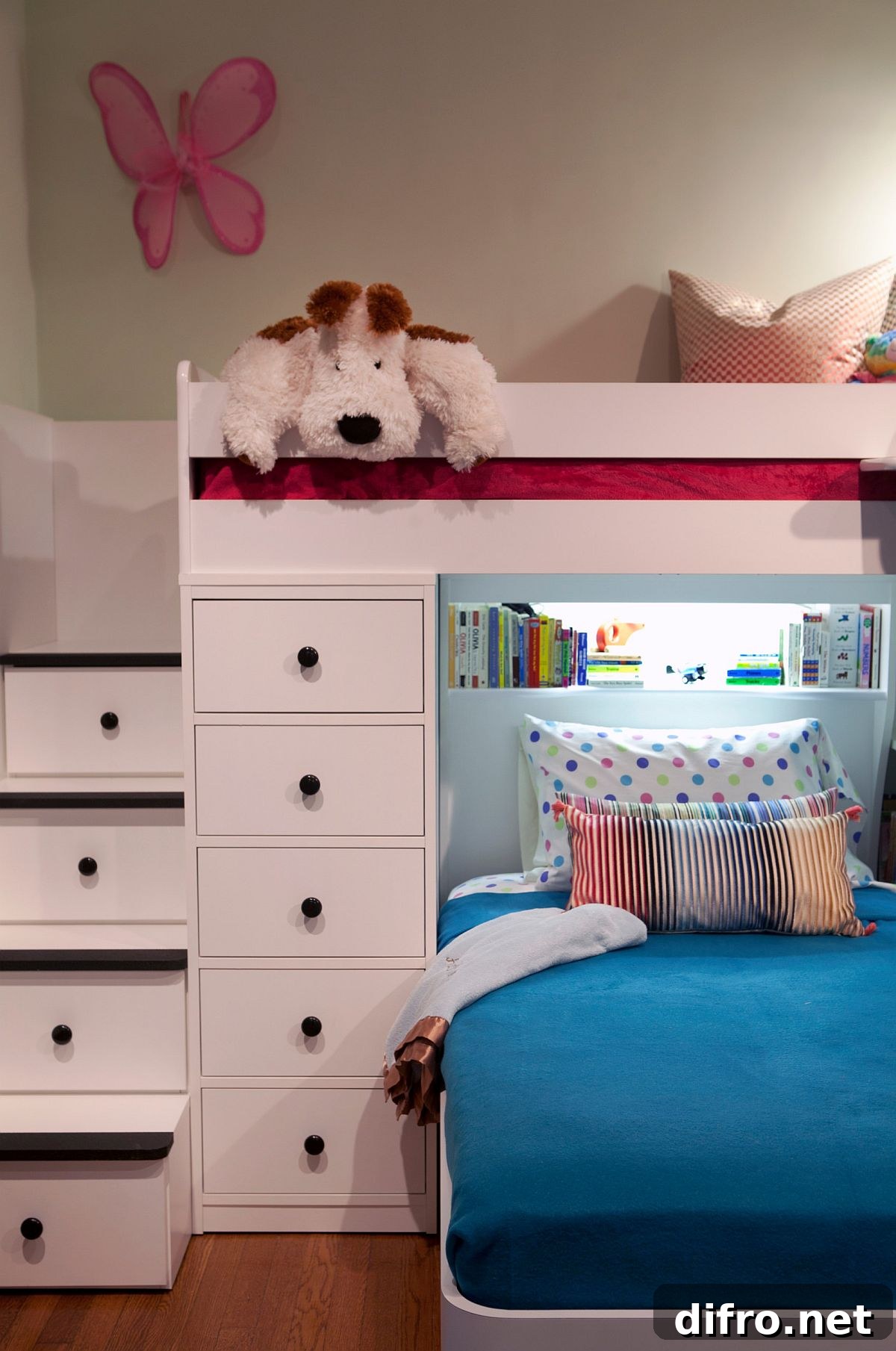 Storage steps to loft bed