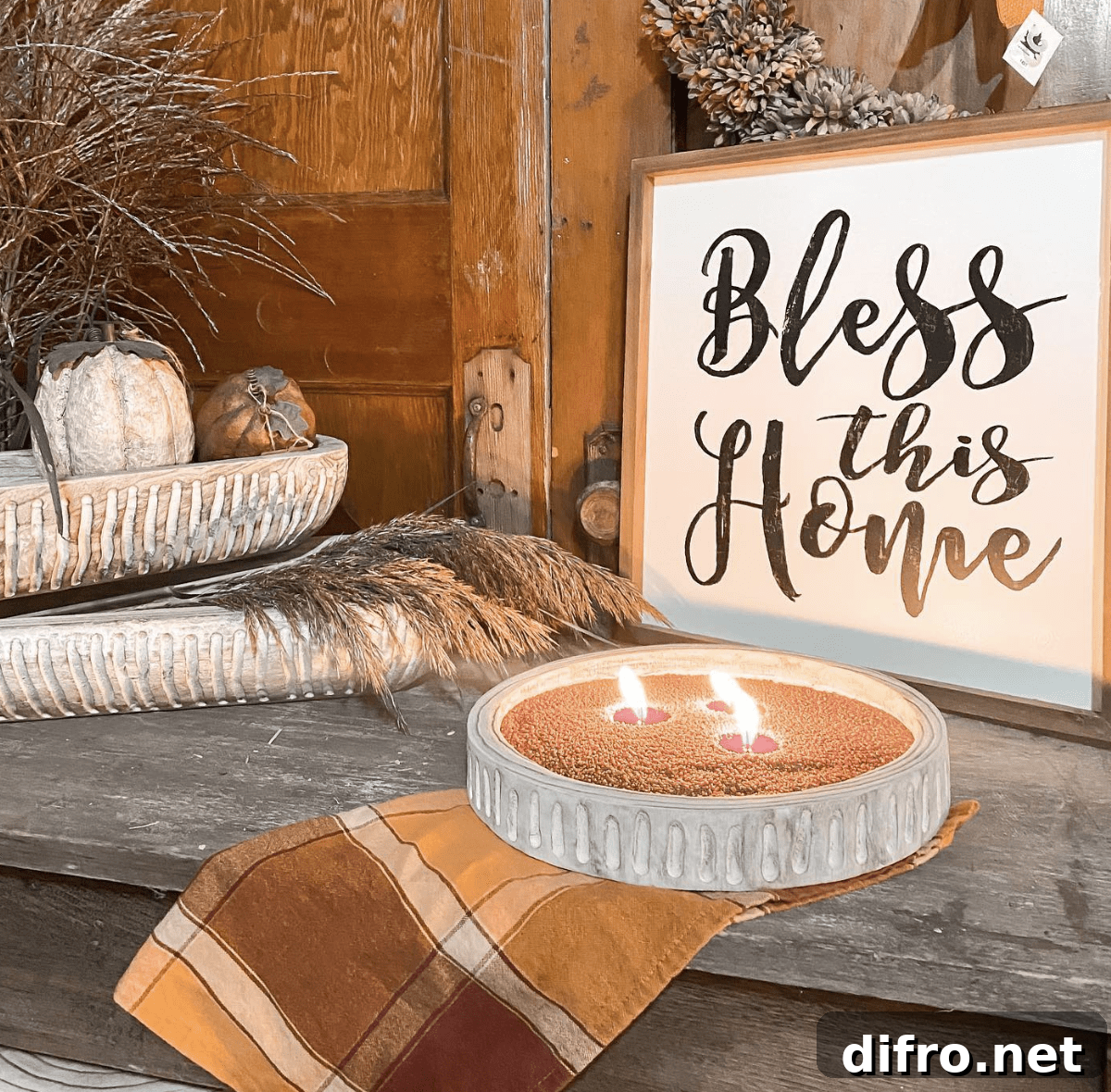 candle sand in wood container