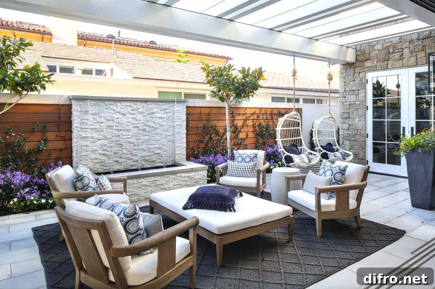 Large Coastal Chic Decor Open Patio Space