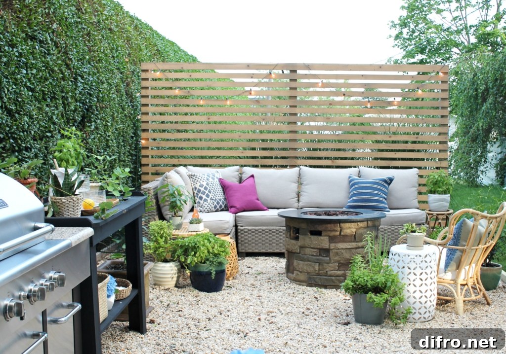 Backyard Barbecue Patio Area Privacy Fence