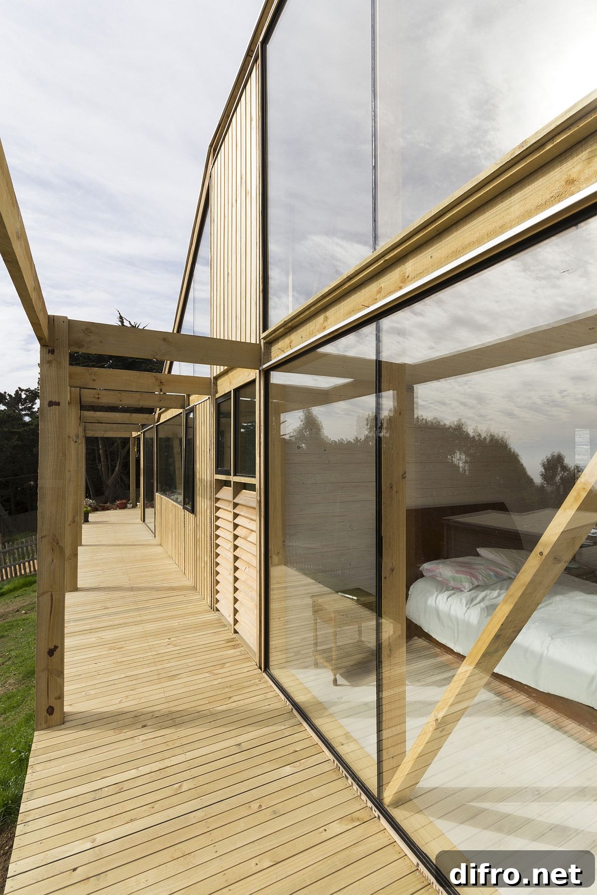Glass walls that bring the outdoors inside