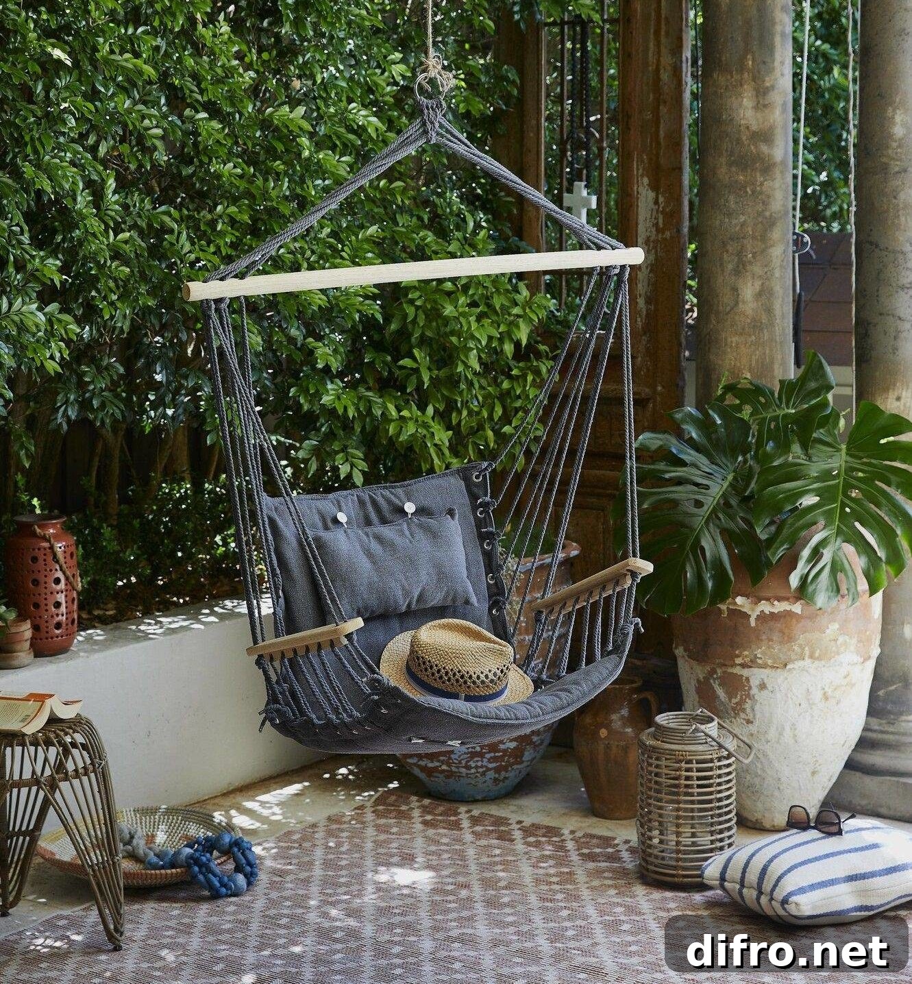 Modern Patio Design Alternative Seating Hammock Chair Lounger