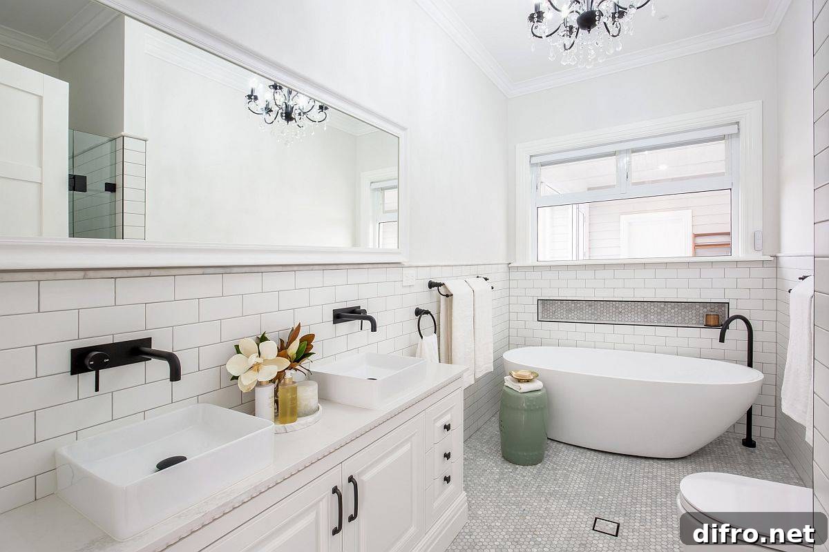 Small accents in a white bathroom