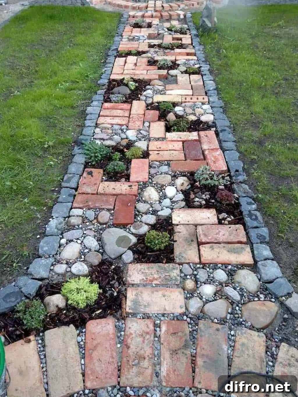 Mixed Pebbles and Concrete Stepping Stone Pattern