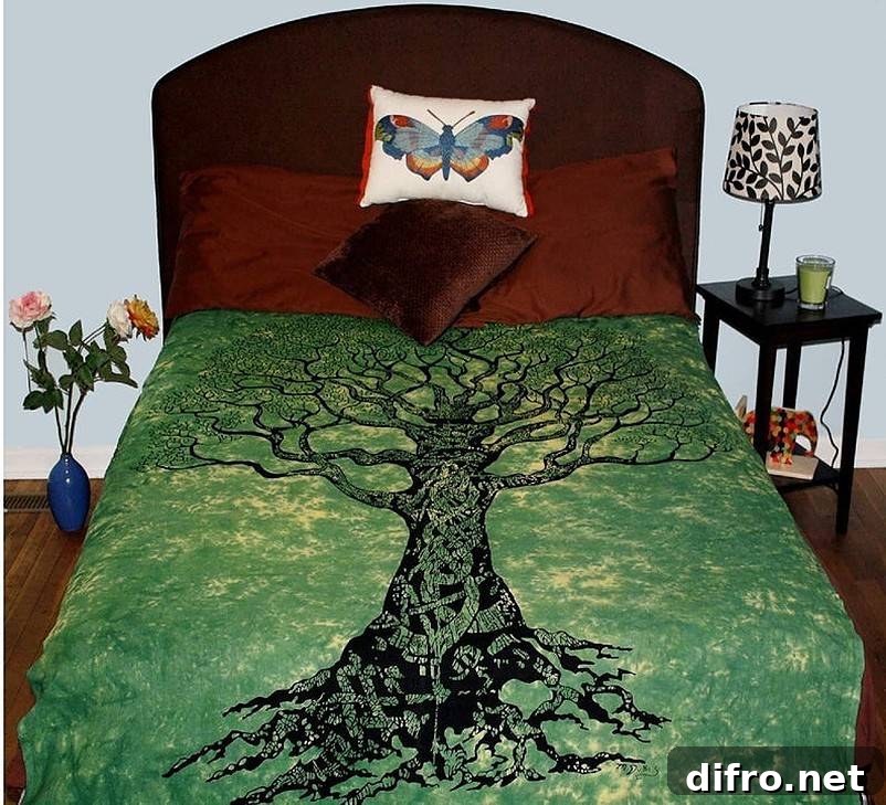 Tree of life bedspread in green