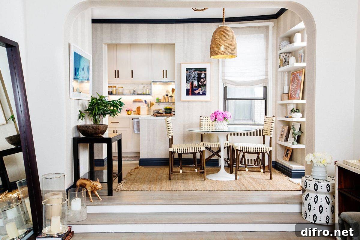 Small dining space between kitchen and living room
