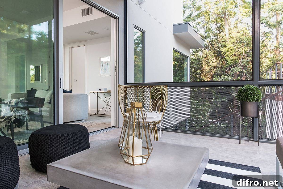 Spacious front porch on the main level with a relaxing vibe and view of Austin’s skyline
