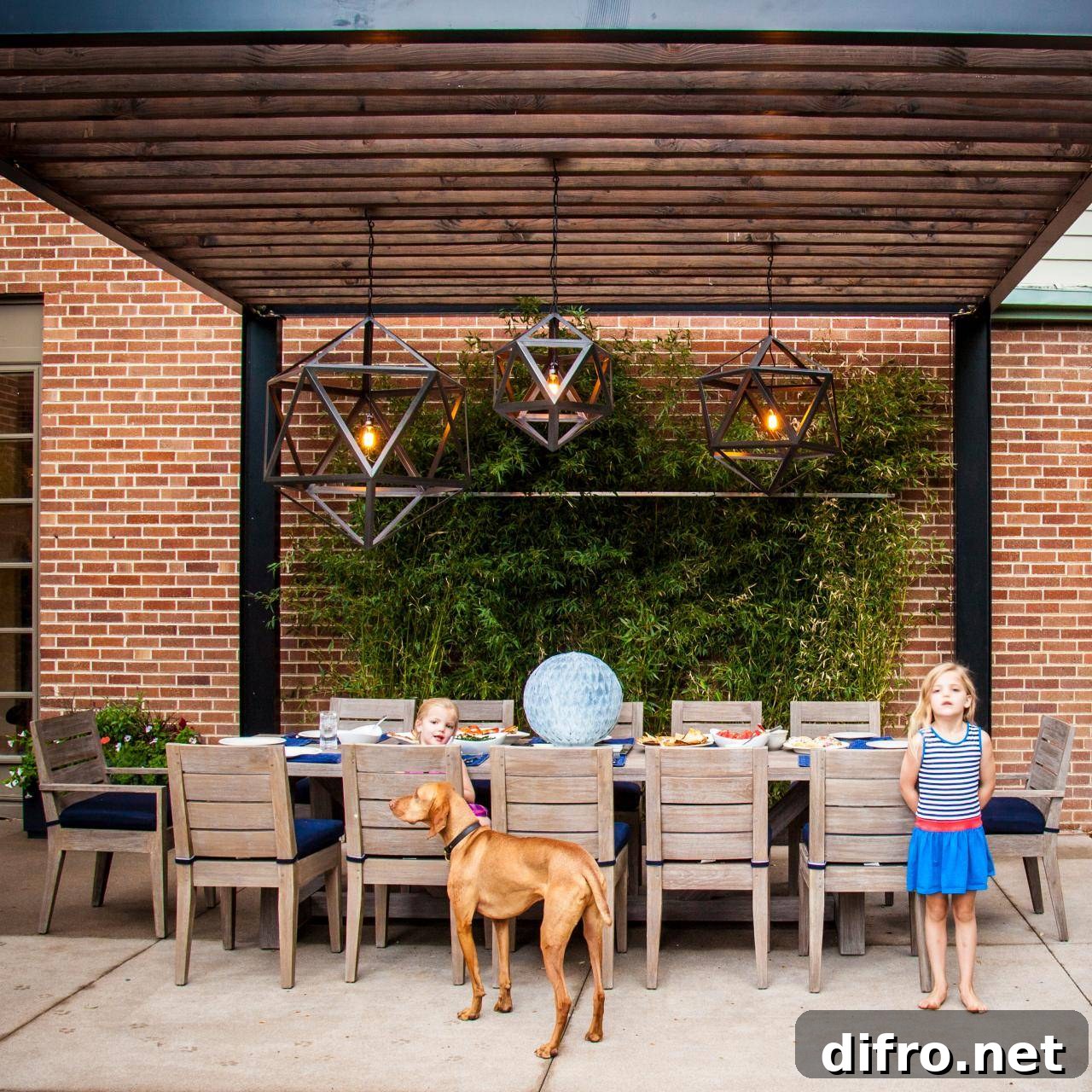 Outdoor Pergola Dining Area