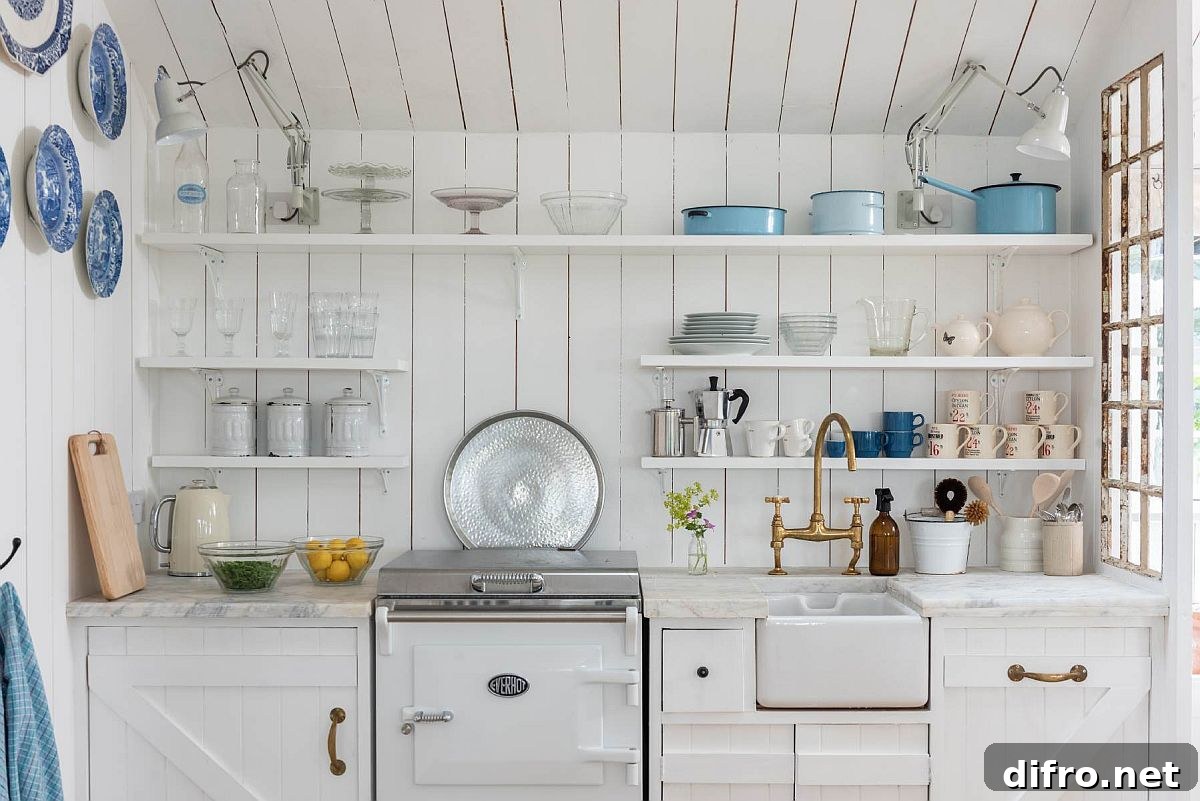 Decorative pieces for a small shabby-chic kitchen