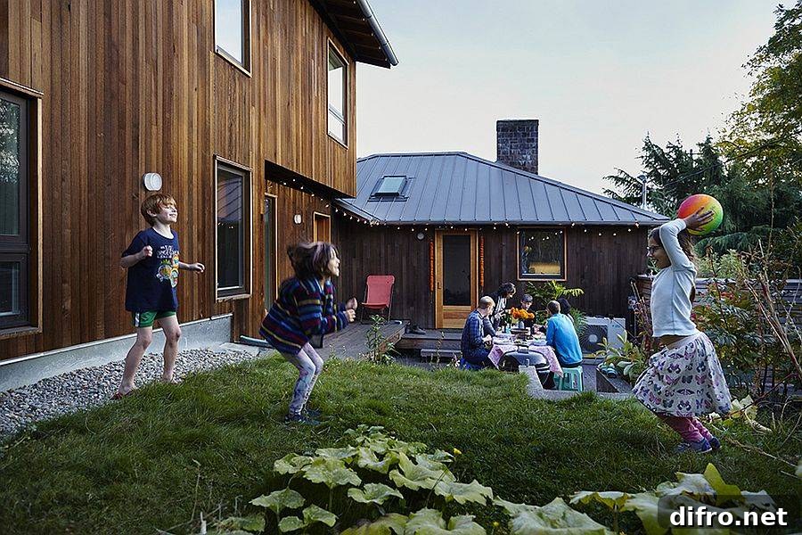 Family-friendly central courtyard with seating and planted borders