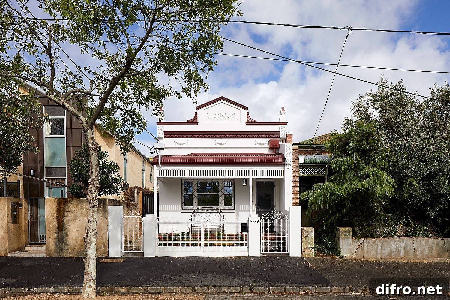 Reconstructed heritage street façade of the Wongi House
