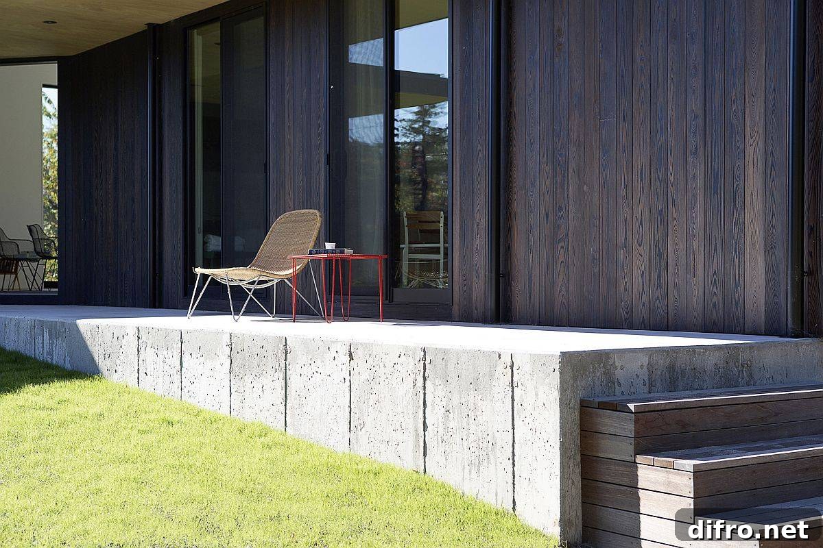 Exterior composition of shou shugi ban siding and concrete