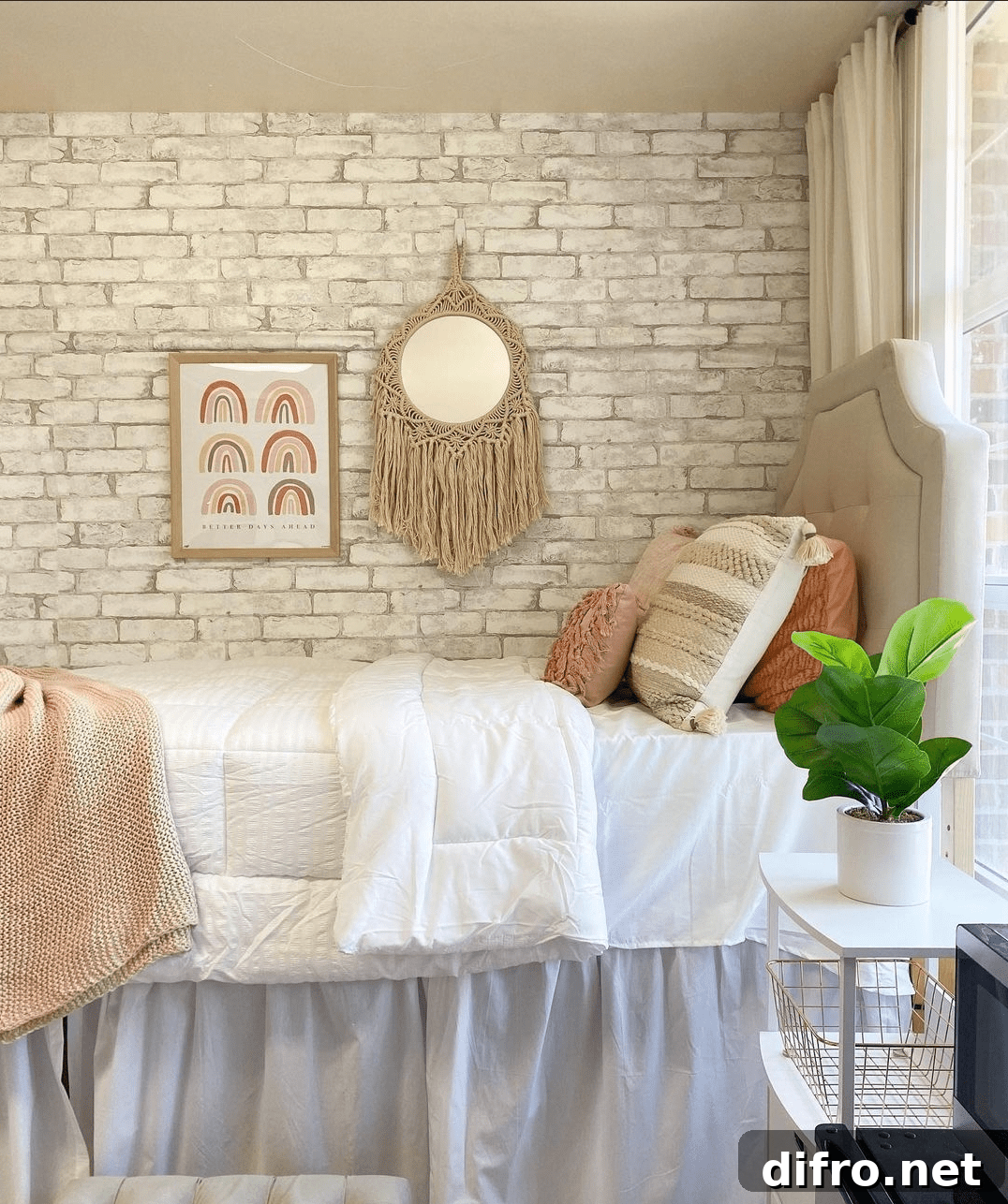 5 Innovative Ways To Decorate Your Dorm Room