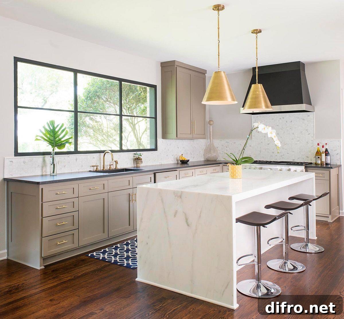 Golden pendant lights in neutral kitchen