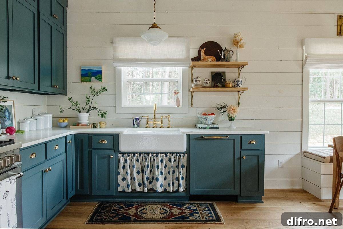 Apron-front sink in a farmhouse kitchen