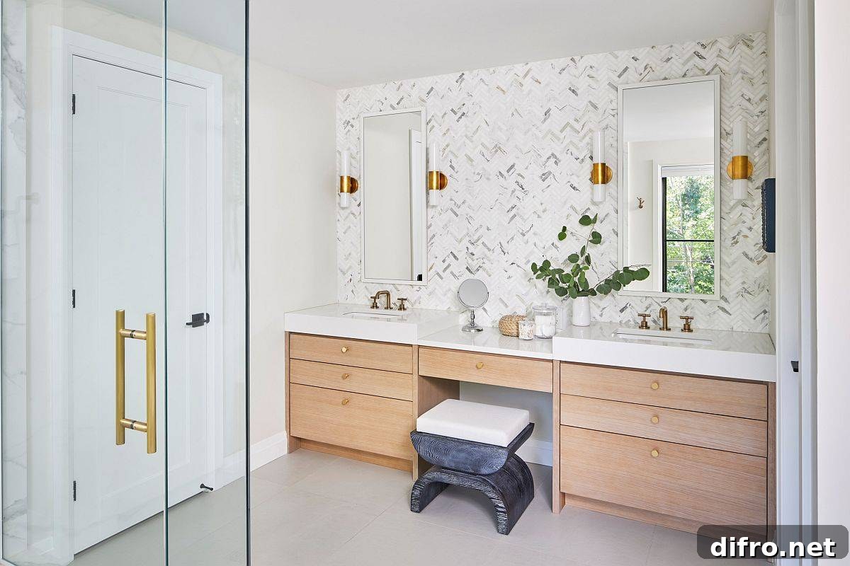 Subtle marble detail in modern bathroom
